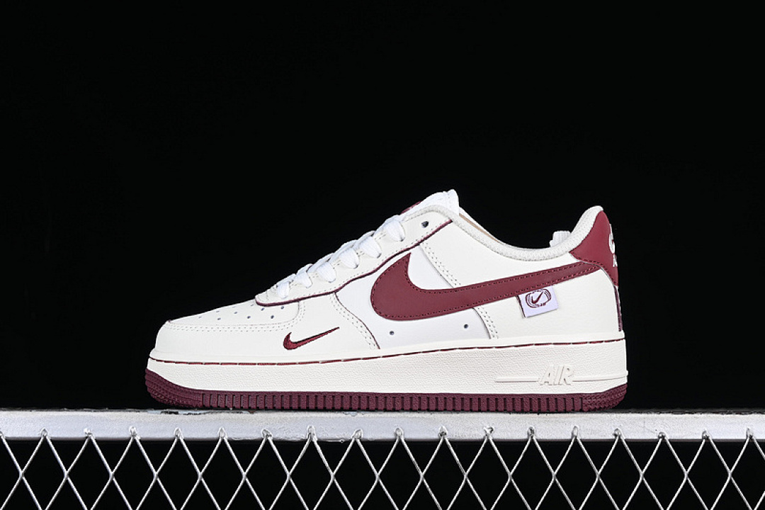 Nike Nike AIR FORCE 1 07 LOW LAFITE RED/WHITE · FB1839-215, photo 1