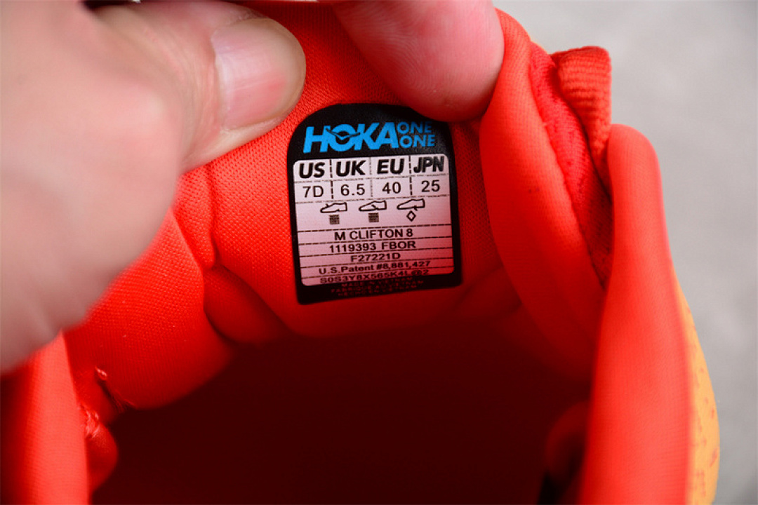 On Running [1119393 FBOR]-[HOKA ONE CLIFTON 8 ORANGE/WHITE]-[WOMAN:36-39]-[MAN:40-45] - Image 4