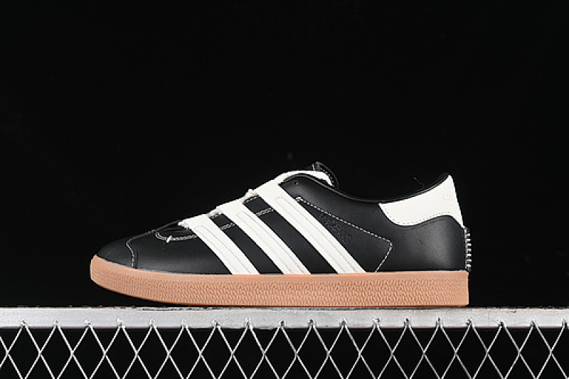 Adidas FOOT INDUSTRY X ORIGIALS GAZELLE CORE BLACK/CREAM WHITE/GUM · ID3517, photo 1