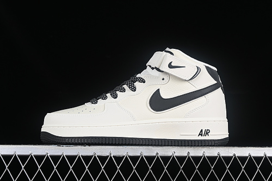 Nike [SH0235-511]-[AIR FORCE 1 07 MID OFF WHITE/BLACK]-[WOMAN:36-39]-[MAN:40-45], photo 1