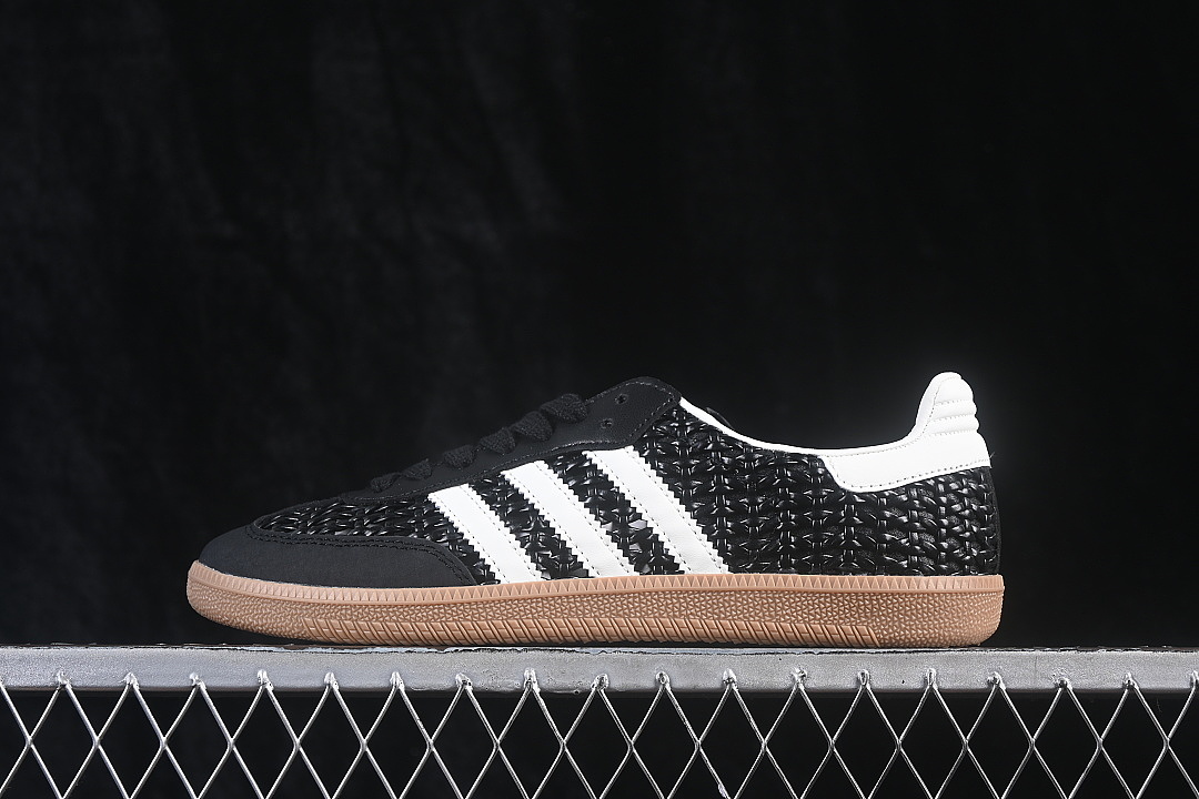 Adidas [HQ9282]-[CLOVER CASUAL BOARD SHOES BLACK/WHITE]-[WOMAN:35-39]-[MAN:40-45], photo 1