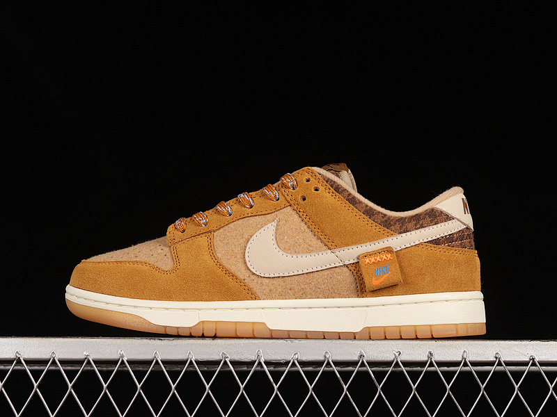 Nike SB DUNK LOW WHEAT/WHEAT/WHITE · DZ5350-288, photo 1