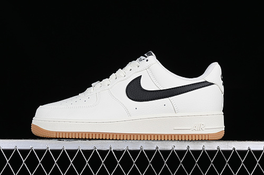 Nike [CW2288-111]-[AIR FORCE 1 07 LOW WHITE/BLACK/BROWN]-[WOMAN:36-39]-[MAN:40-45], photo 1