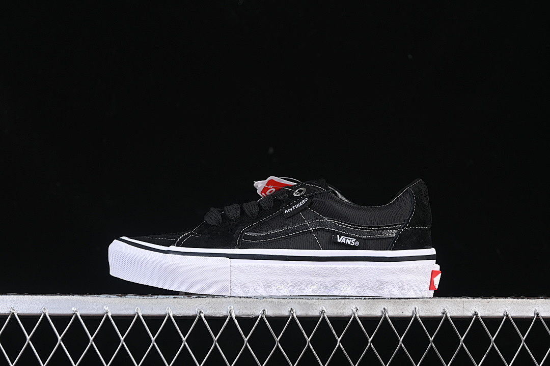 LOW TOP CASUAL SKATE SHOES BLACK/WHITE · VN0A4UUK2V4, photo 1