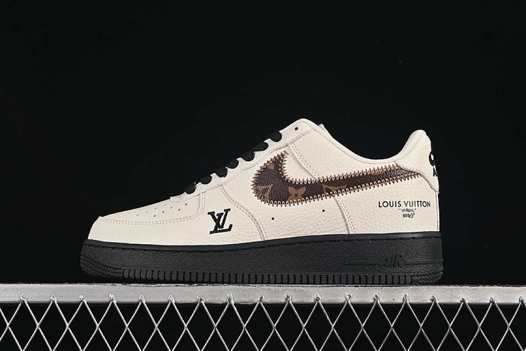 Nike Nike AIR FORCE 1 07 LOW LV WHITE/BROWN/BLACK · SC0601-559, photo 1