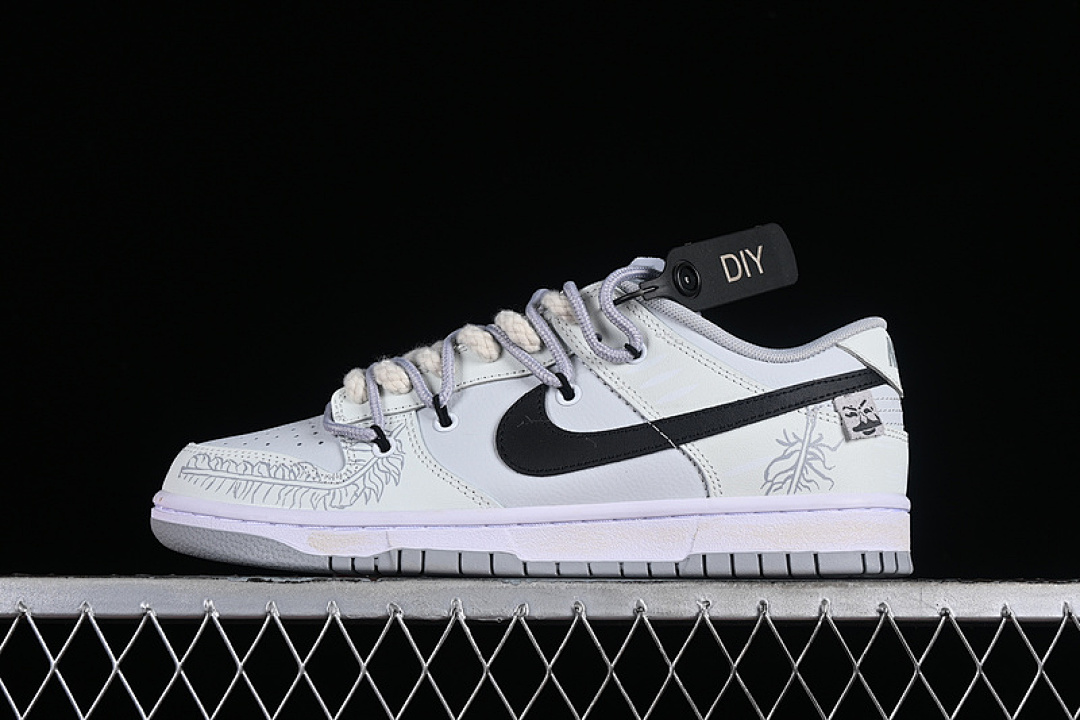 Nike DUNK LOW SB PURE PLATINUM/WHITE/WOLF GREY · DJ6188-001, photo 1