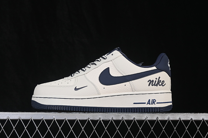 Nike Nike AIR FORCE 1 07 LOW CASUAL SNEAKERS BEIGE/NAVY BLUE · FV3694-110, photo 1