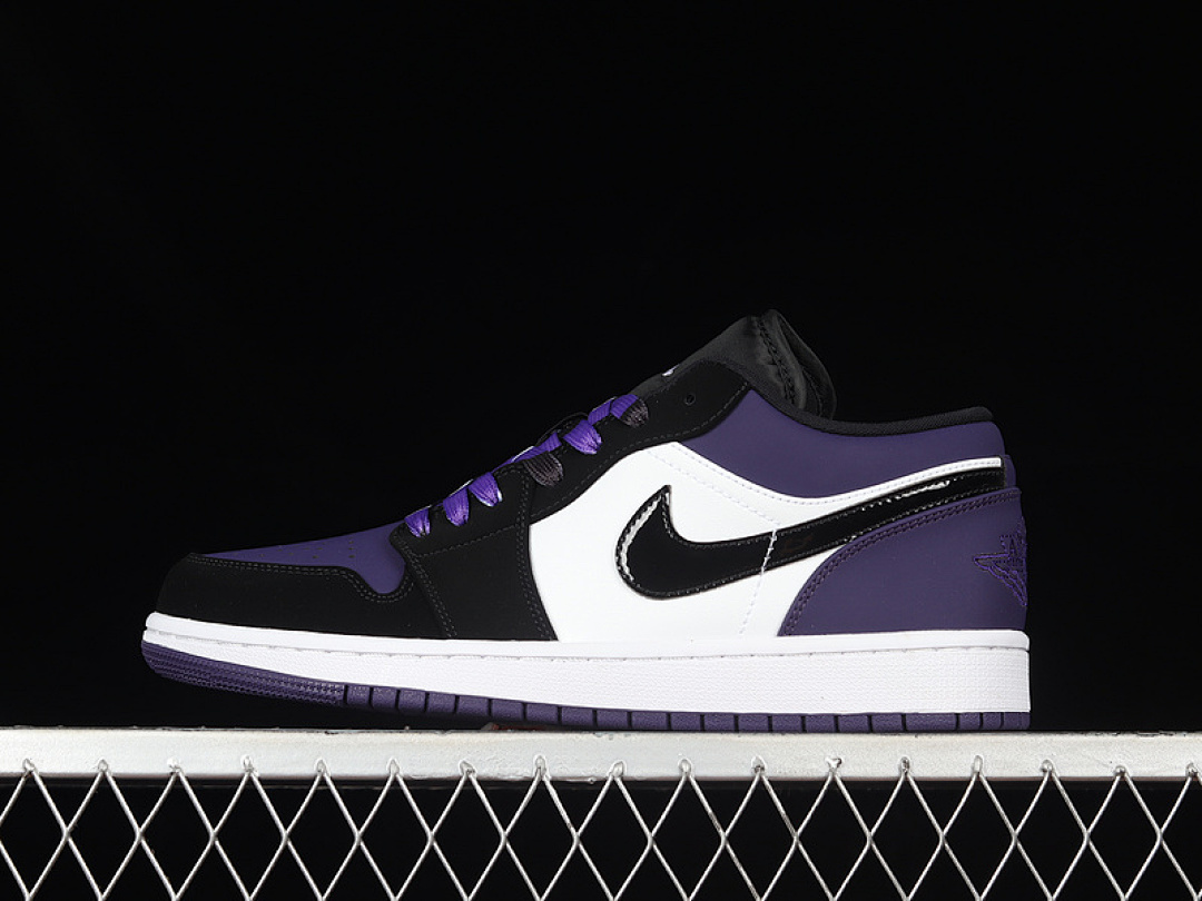 Jordan AIR Jordan 1 LOW WHITE/BLACK-COURT PURPLE · 553558-125, photo 1