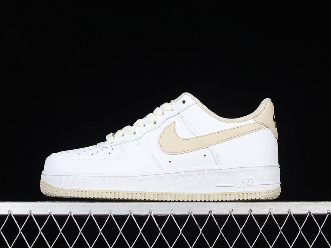 Nike Nike AIR FORCE 1 LOW 07 WHITE/WHITE/RATTAN · DZ2771-121, photo 1