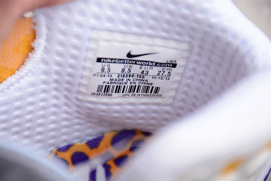 Nike [318050-191]-[ZOOM KOBE III 3 SL PROTRO MVP WHITE/PURPLE/GOLD]-[MAN:40-46] - Image 4