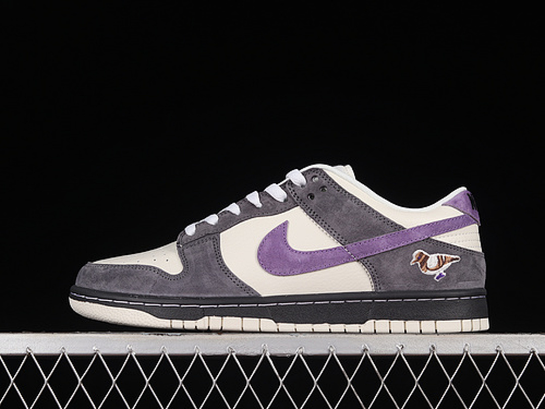Purple [UT7790-332]-[OTOMO KATSUHIRO DUNK LOW SB STEAMBOY OST WHITE/PURPLE]-[WOMAN:36-39]-[MAN:40-45], photo 1