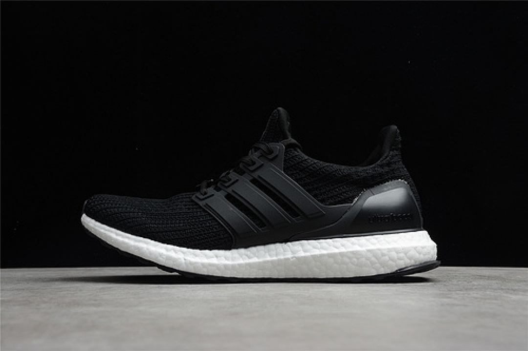 ULTRABOOST SHOES CORE BLACK/CORE BLACK/CLOUD WHITE · BB6166, photo 1