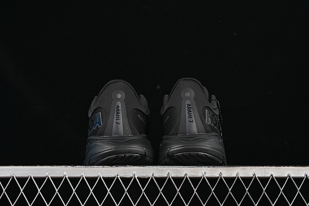 Hoka [1147850 BBLC]-[HOKA ARAHI 7 BLACK]-[WOMAN:36-39]-[MAN:40-45] - Image 13