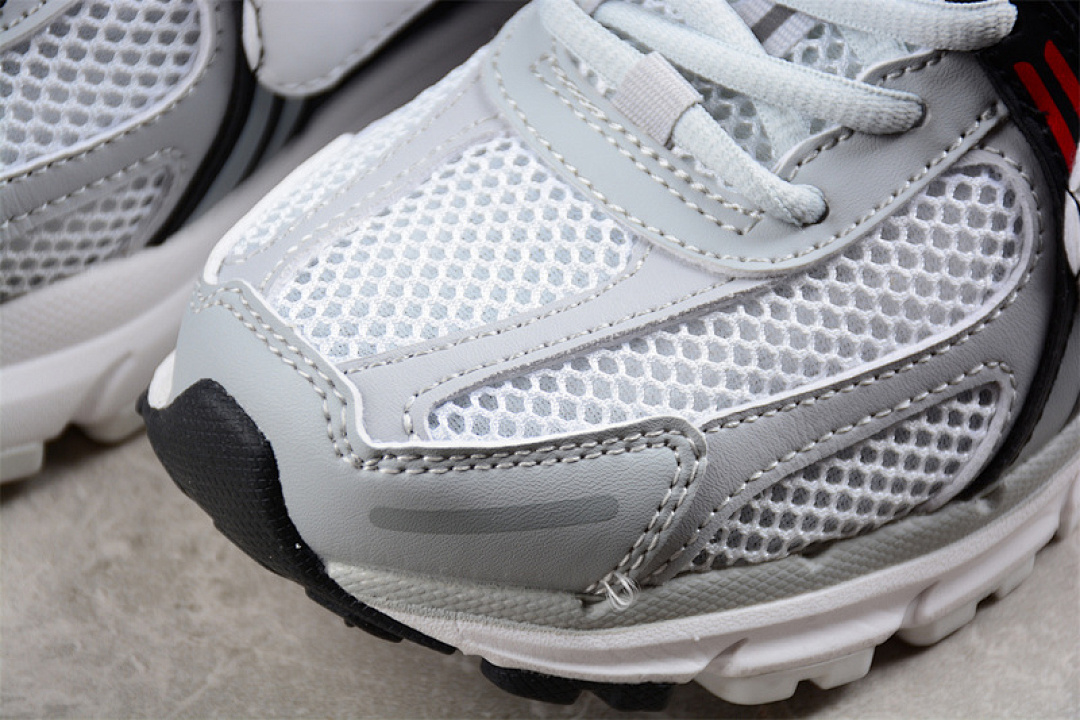 Nike [FD0533-066]-[ZOOM VOMERO 5 SP WHITE/BLACK/GREY/RED]-[WOMAN:36-39]-[MAN:40-45] - Image 9