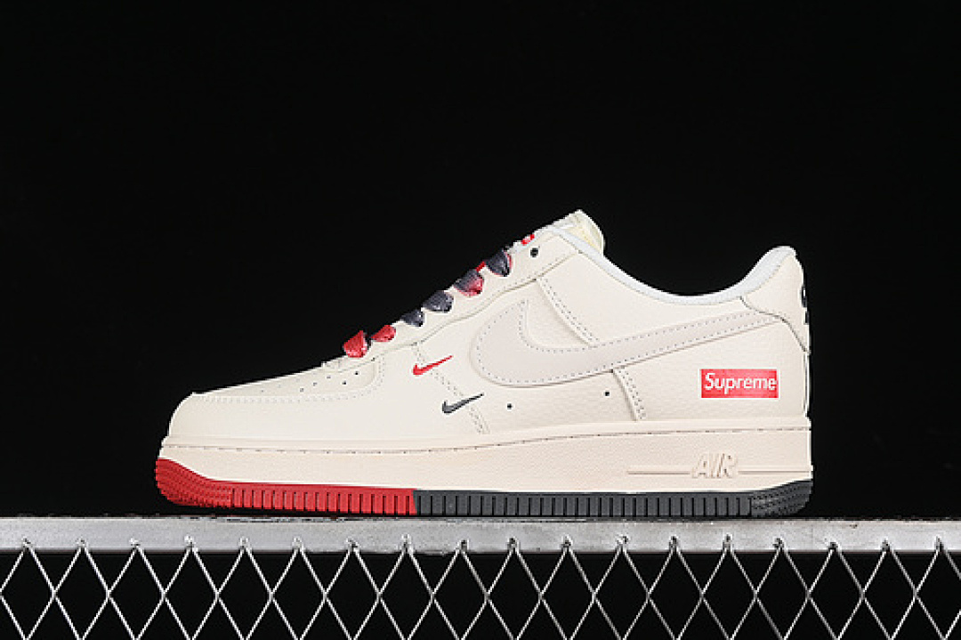 Nike [XZ6188-228]-[AIR FORCE 1 07 LOW SUPREME OFF WHITE/RED/BLUE]-[WOMAN:36-39]-[MAN:40-45], photo 1