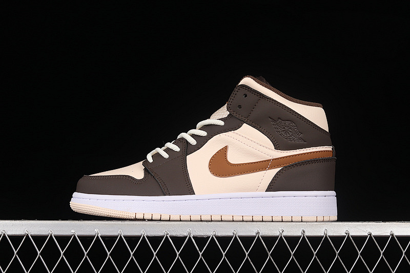 Jordan AIR Jordan 1 MID CREAM/DARK CHOCOLATE-BROWN · DO6699-200, photo 1