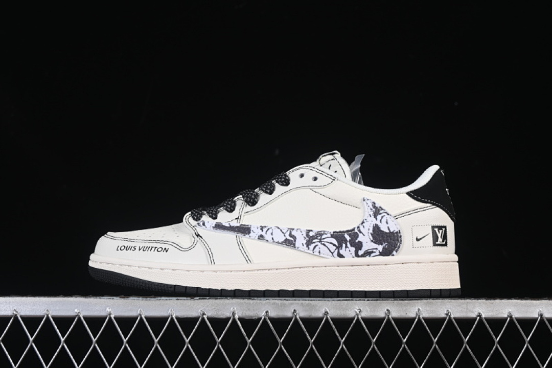 Jordan AIR Jordan 1 LOW AJ1 CASUAL SNEAKERS BLACK/WHITE · XS7089-616, photo 1