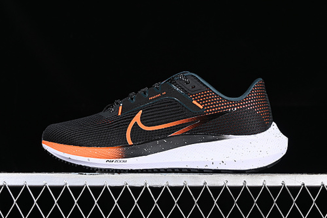 Nike [FQ8723-010]-[AIR ZOOM PEGASUS 40 BLACK/KHAKI/DEEP JUNGLE/SAFETY ORANGE]-[MAN:39-46] - Image 2