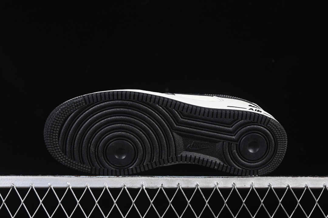 Nike [NH0601-574]-[AIR FORCE 1 07 LOW CASUAL SNEAKERS BLACK/WHITE]-[WOMAN:36-39]-[MAN:40-45] - Image 14