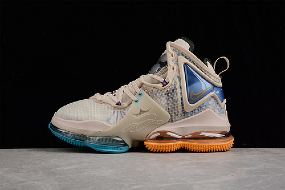 On Running [DC9341-200]-[LEBRON 19 PEARL WHITE/UNIVERSITY GOLD]-[MAN:39-46], photo 1