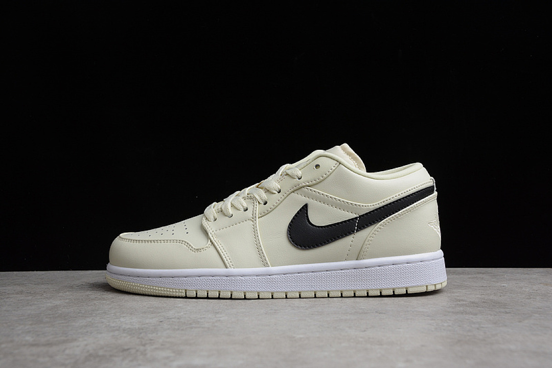 Jordan AIR Jordan 1 LOW COCONUT MILK/BLACK/WHITE · DC0774-121, photo 1