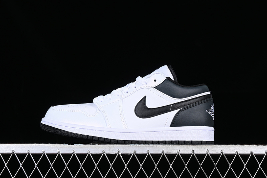 Jordan [553560-132]-[AIR JORDAN 1 LOW WHITE/BLACK]-[WOMAN:35.5-39]-[MAN:40-47.5], photo 1