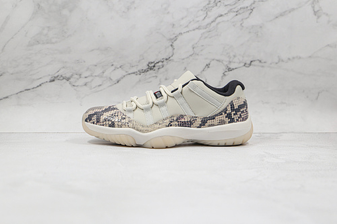 Jordan [CD6846-002]-[AIR JORDAN 11 LOW SNAKESKIN LIGHT BONE/UNIVERSITY RED-BLACK]-[MAN:40-47.5], photo 1