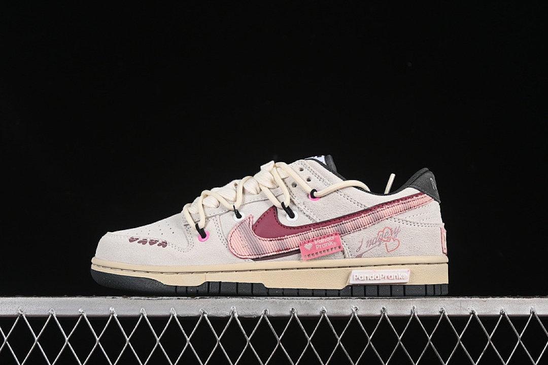 Nike DUNK LOW SB WHITE/PHOTON DUST/WHITE/METALLIC SILVER/ANTHRACITE · HV1800-101, photo 1