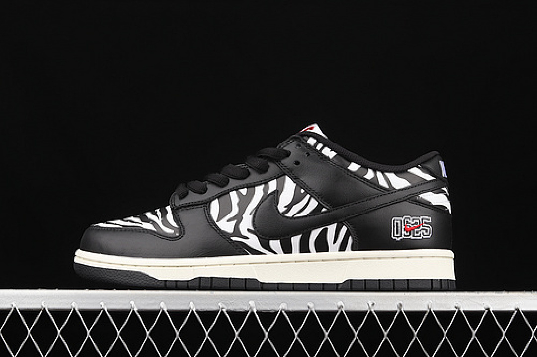 Quartersnacks [DM3510-001]-[QUARTERSNACKS X DUNK LOW SB LITTLE DEBBIE’S CAKES BLACK/WHITE]-[UNISEX:36-47.5], photo 1
