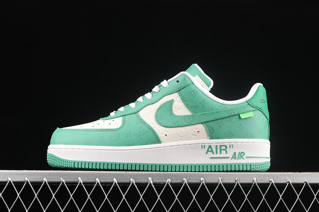 Nike Nike AIR FORCE 1 LOW 07 X L*V WHITE/WHITE/GREEN · 341524-002, photo 1