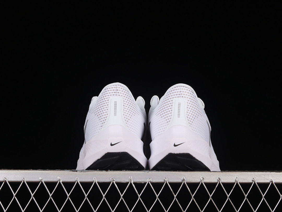 Nike [DV3853-102]-[AIR ZOOM PEGASUS 40 ROAD RUNNING SHOES WHITE/LIGHT GREY]-[UNISEX:36-45] - Image 3