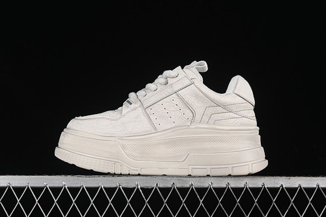 GG-CC WHITE · G24X9856, photo 1