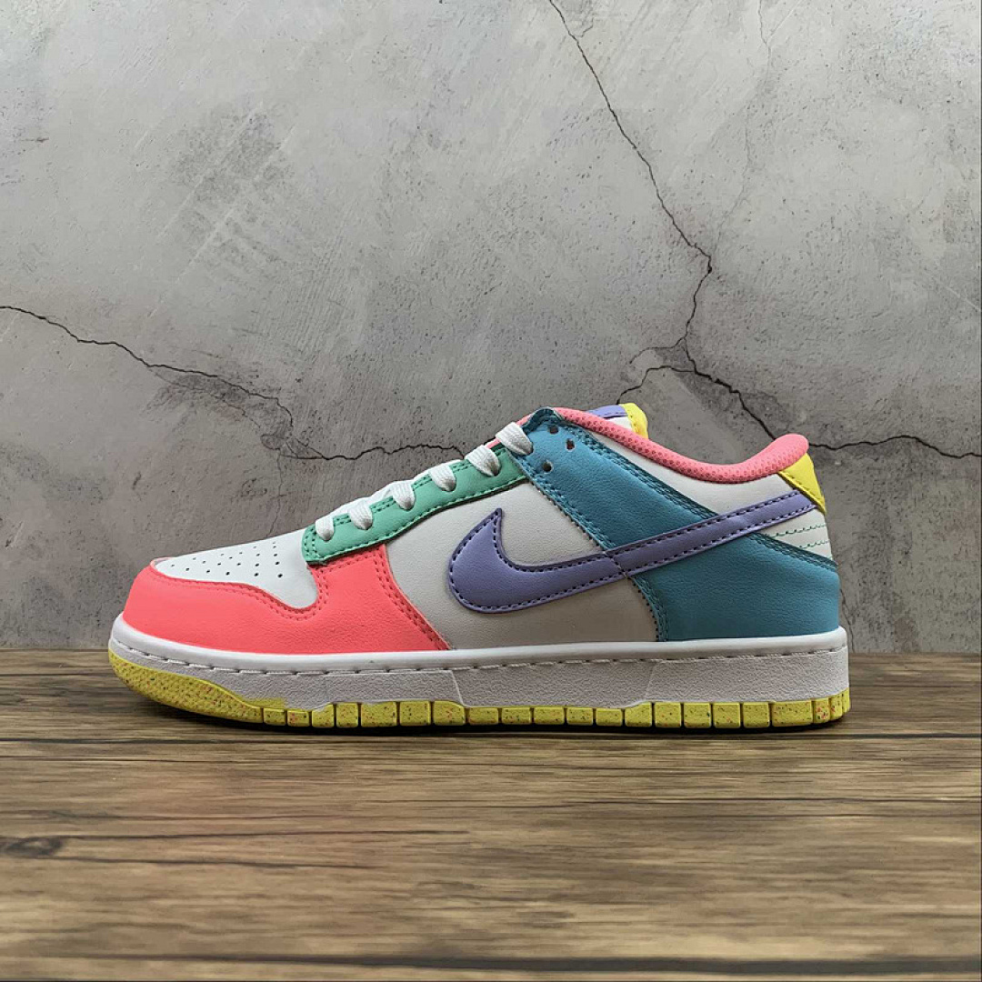Nike SB DUNK LOW SE EASTER WHITE/GREEN GLOW/SUNSET PULSE · DD1872-100, photo 1
