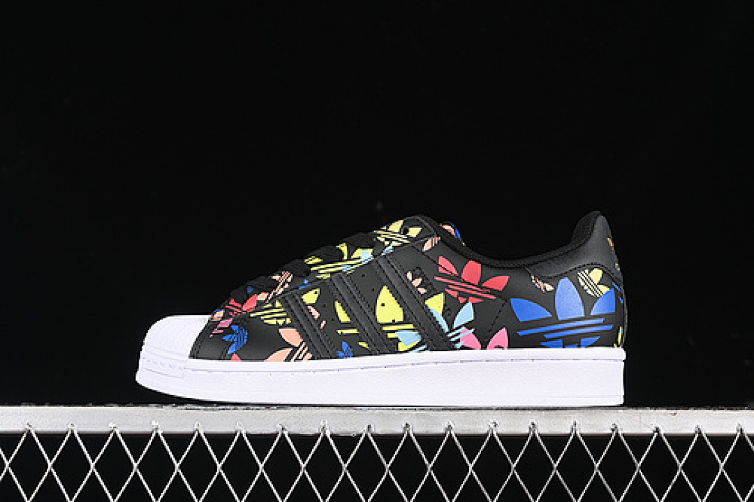 Unbranded [H00182]-[SUPERSTAR WHITE/BLACK/GOLD/BLUE/RED]-[WOMAN:35-39]-[MAN:40-45], photo 1