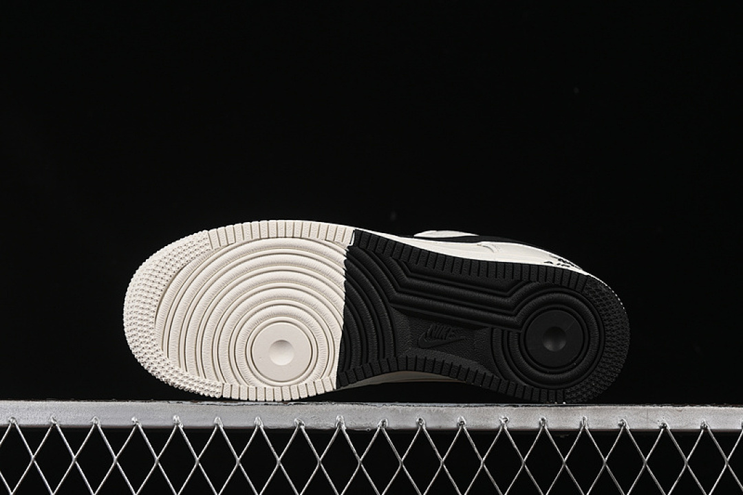 Nike [CS5288-010]-[AIR FORCE 1 07 LOW WHITE/BLACK/GREY/RED]-[WOMAN:36-39]-[MAN:40-45] - Image 15