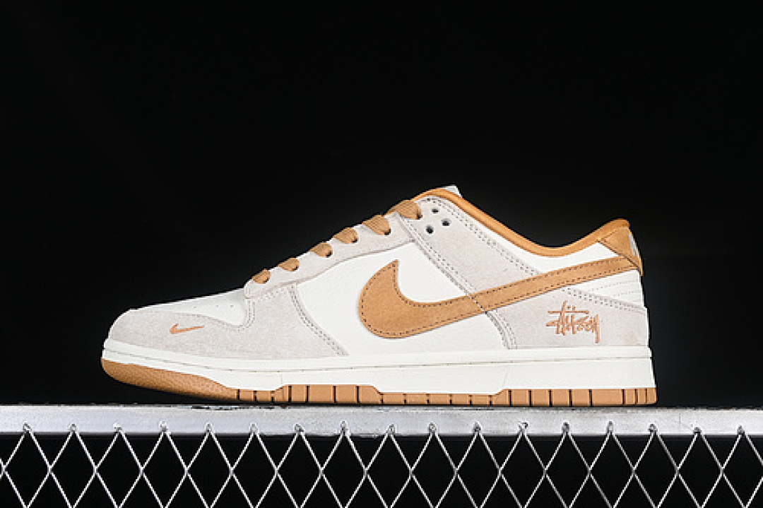 Nike [AE1686-102]-[AIR FORCE 1 07 LOW WHITE/BLUE]-[WOMAN:36-39]-[MAN:40-45], photo 1