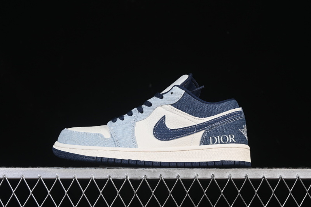 Jordan [QG2025-002]-[AIR JORDAN 1 LOW WHITE/BLUE/DEEP BLUE]-[WOMAN:36-39]-[MAN:40-45], photo 1