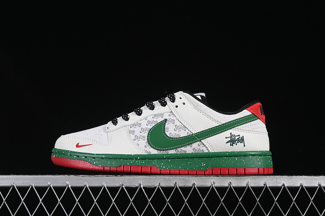 Nike SB DUNK LOW WHITE/GREEN/BLACK · SC9207-406, photo 1
