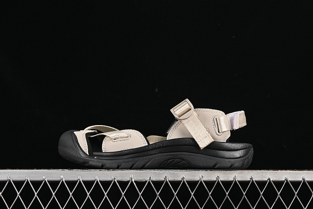 Keen Keen [908 SILVERY]-[ ZERRAPORT BLACK/GREY]-[WOMAN:35-39]-[MAN:40-45], photo 1