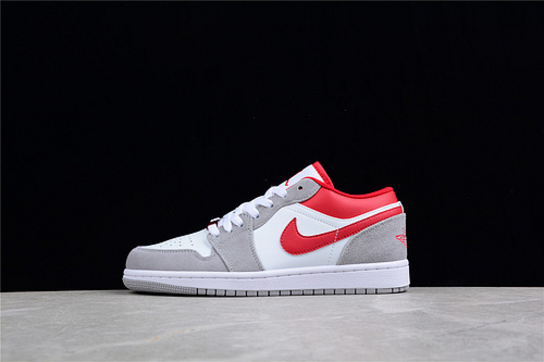Jordan AIR Jordan 1 LOW SE LIGHT SMOKE GREY/GYM RED · DC6991-016, photo 1