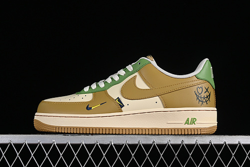 Nike Nike AIR FORCE 1 07 LOW JOKER YELLOW/GREEN · XL2312-666, photo 1