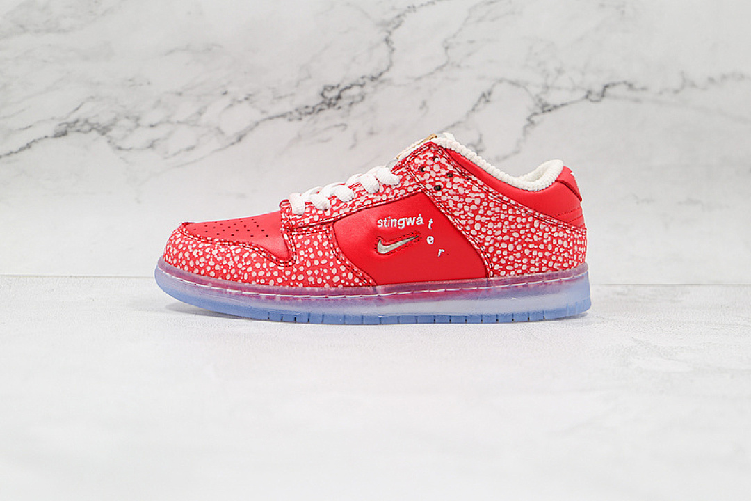 Unbranded [DH7650-600]-[STINGWATER X DUNK LOW SB MAGIC MUSHROOM UNIVERSITY RED/WHITE]-[UNISEX:36-47], photo 1