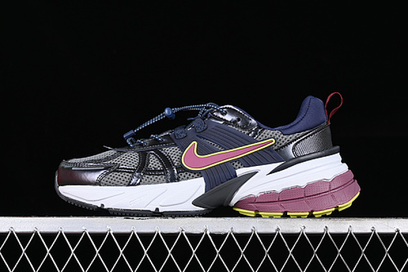 V2K RUNTEKK RUN WHITE/GREY/BLACK/RED/BLUE/SILVER · FV6602-400, photo 1