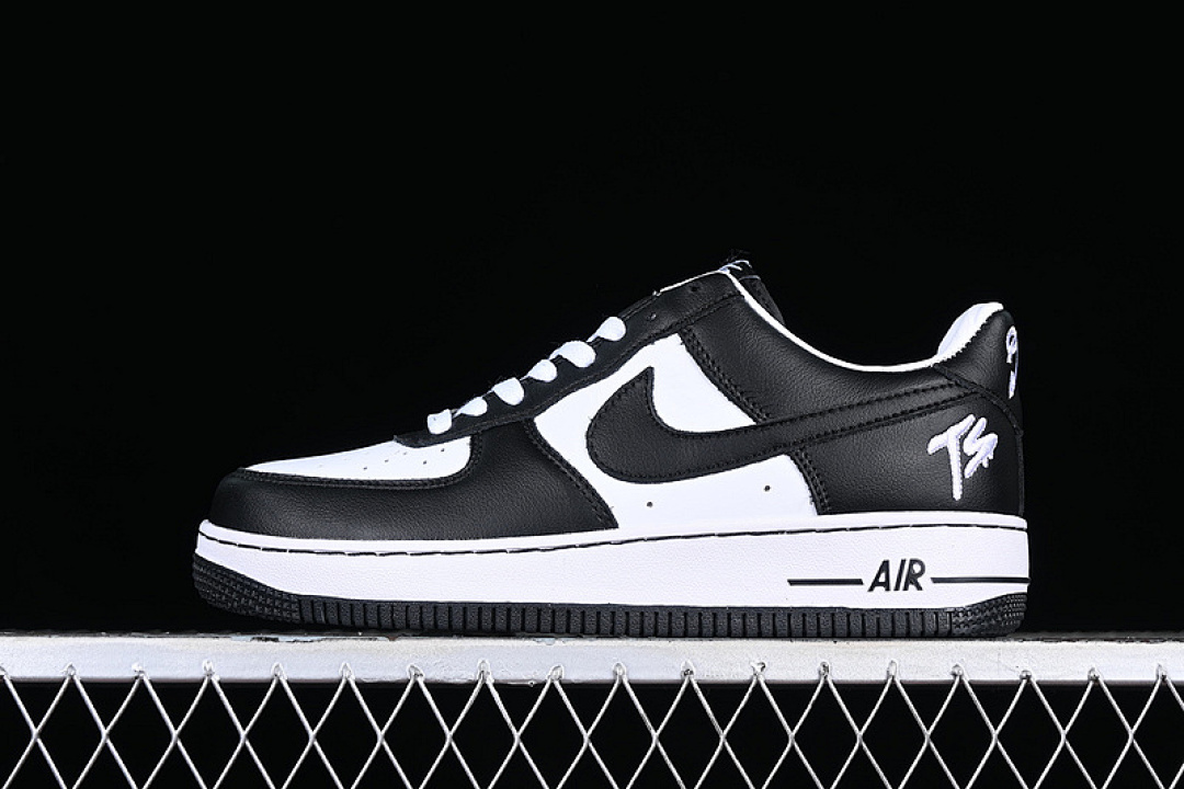 Nike [FJ5756-100]-[TERROR SQUAD AIR FORCE 1 LOW WHITE/BLACK/WHITE]-[WOMAN:36-39]-[MAN:40-45], photo 1