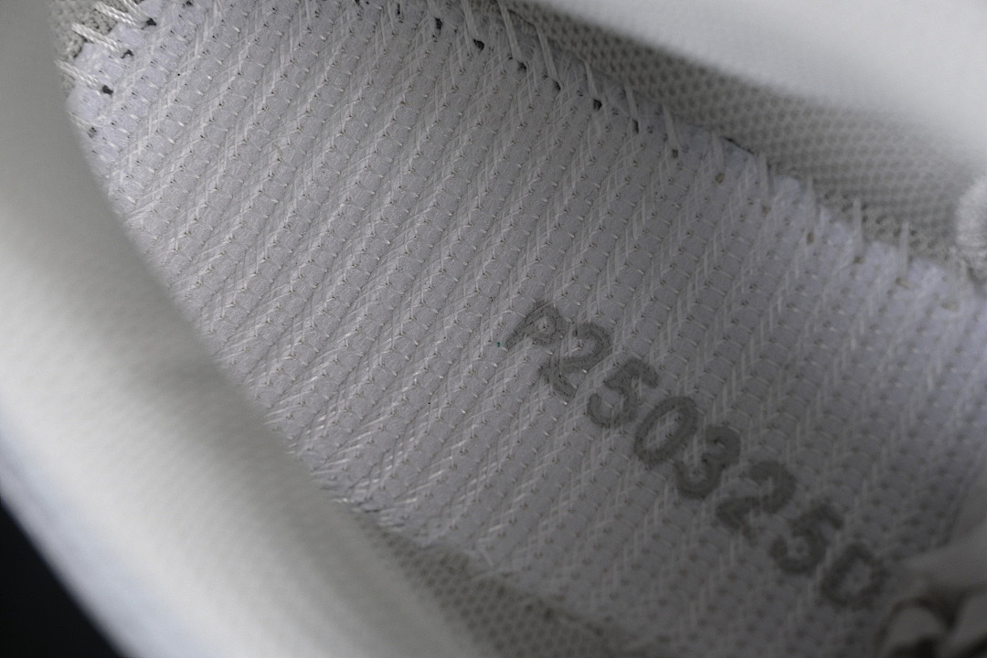 On Running [477736-36]-[XA PRO 3D OUTDOOR TRAIL RUNNING SHOES LIGHT GRAY/GREY]-[WOMAN:36-39]-[MAN:40-45] - Image 4