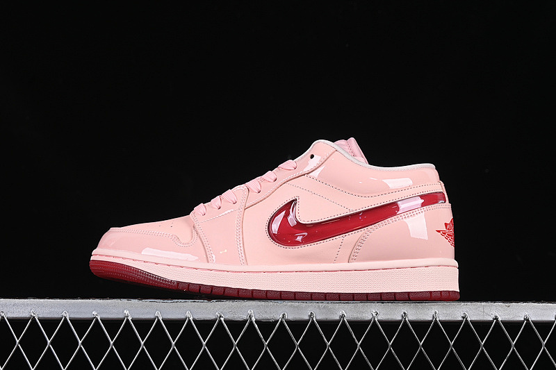Jordan AIR Jordan 1 LOW WASHED CORAL/WASHED CORAL/GYM RED · HF3174-600, photo 1