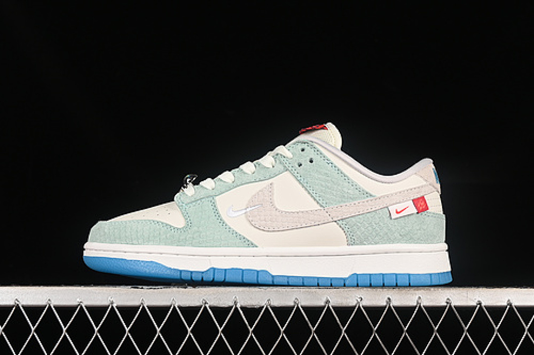 Nike SB DUNK LOW SAIL/DUSTY CACTUS/VAPOR GREEN/DRAGON RED · FZ5065-111, photo 1
