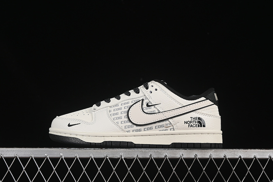 Nike SB DUNK LOW WHITE/BLACK/GREY · SC9207-423, photo 1