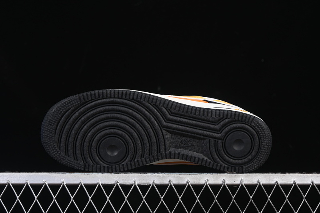 Nike [SY1388-001]-[AIR FORCE 1 07 LOW BLACK/ORANGE/WHITE]-[WOMAN:36-39]-[MAN:40-45] - Image 15