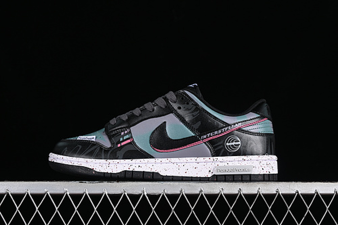 Purple Nike DUNK LOW SB BLACK/WHITE/PURPLE/GREEN · DV0831-002, photo 1